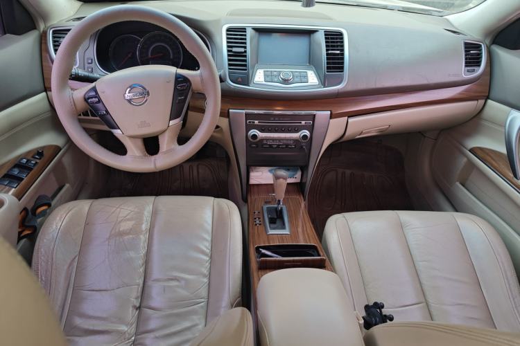 Used Nissan Teana 2011 2.5L XL Advanced Edition Center Console