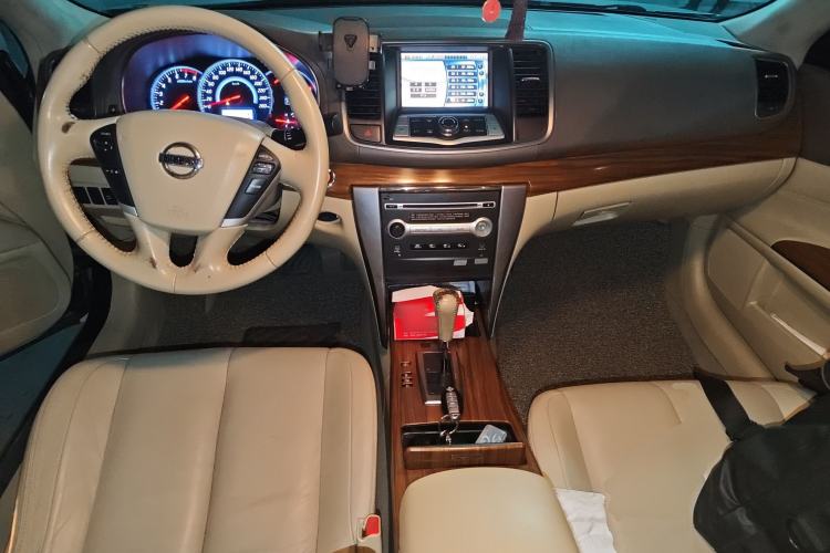 Used Nissan Teana 2011 2.5L XL Advanced Edition Center Console
