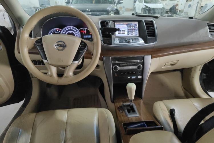 Used Nissan Teana 2011 2.5L XL Glory Edition Center Console