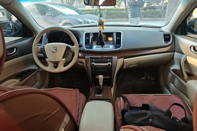 Used Nissan Teana 2011 2.5L XL Advanced Edition Center Console