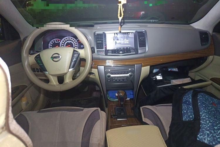 Used Nissan Teana 2011 2.5L XL Advanced Edition Center Console