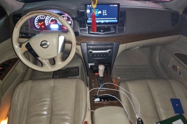 Used Nissan Teana 2011 2.0L XL Comfort Edition Center Console