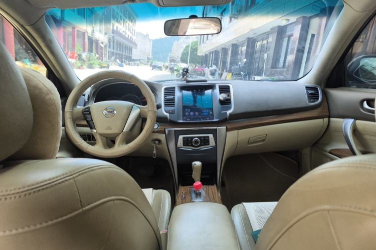 Used Nissan Teana 2011 2.0L XL Comfort Edition Center Console