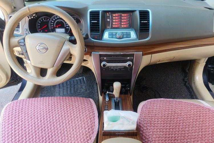 Used Nissan Teana 2011 2.0L XL Comfort Edition Center Console