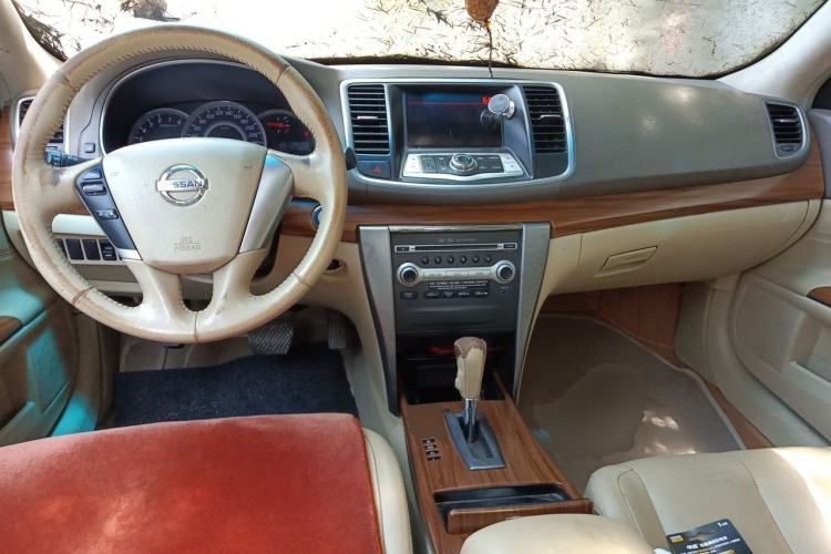 Used Nissan Teana 2011 2.0L XL Comfort Edition Center Console