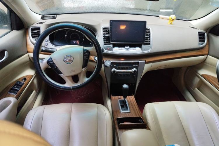 Used Nissan Teana 2011 2.5L XL Advanced Edition Center Console