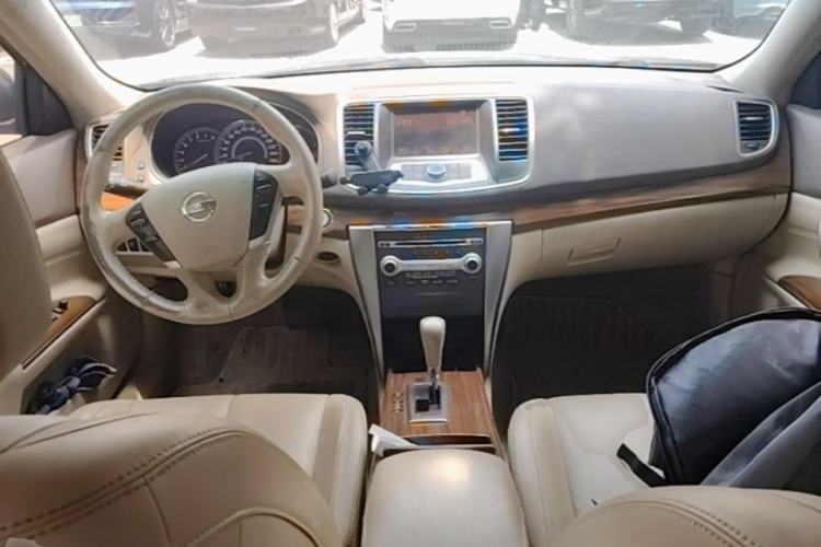 Used Nissan Teana 2011 2.5L XL Advanced Edition Center Console