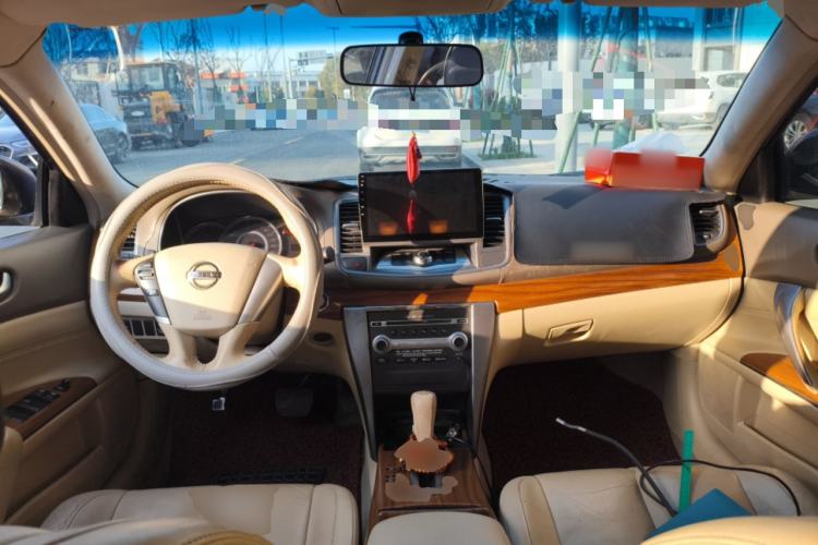 Used Nissan Teana 2011 2.0L XL Glory Edition Center Console
