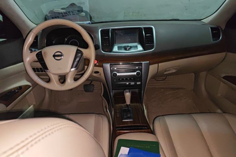 Used Nissan Teana 2011 2.5L XL Advanced Edition Center Console