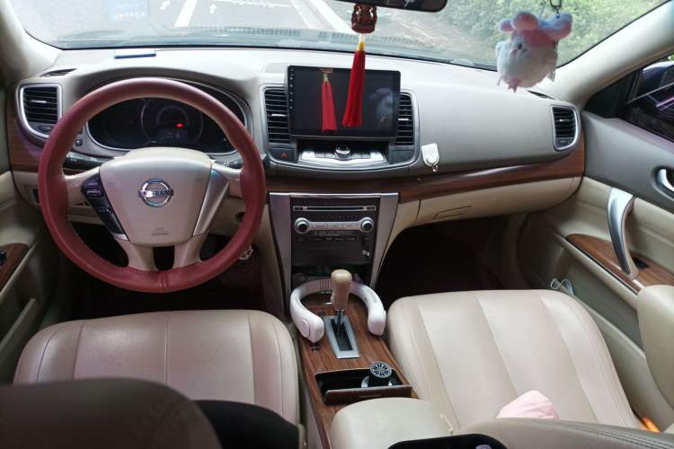 Used Nissan Teana 2011 2.0L XL Comfort Edition Center Console