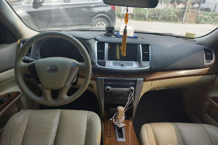 Used Nissan Teana 2011 2.0L XL Comfort Edition Center Console