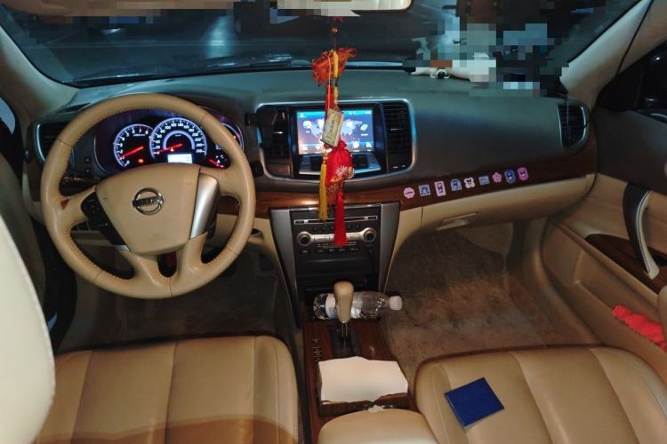 Used Nissan Teana 2011 2.0L XL Comfort Edition Center Console