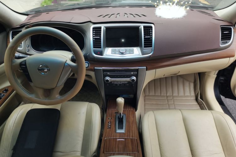 Used Nissan Teana 2011 2.0L XL Comfort Edition Center Console