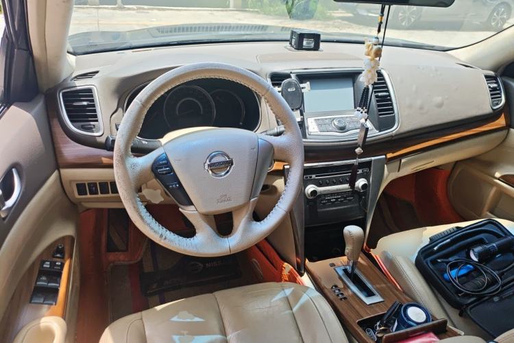 Used Nissan Teana 2011 2.0L XL Comfort Edition Center Console