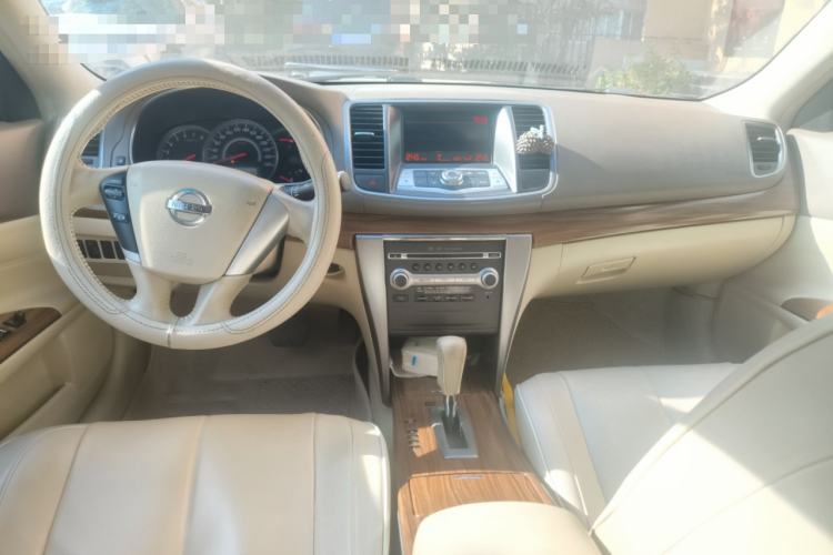 Used Nissan Teana 2011 2.0L XL Comfort Edition Center Console