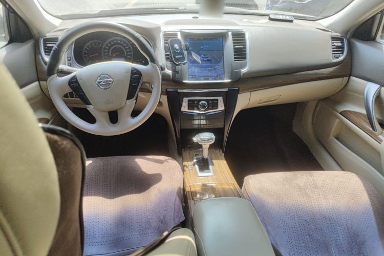 Used Nissan Teana 2011 2.5L XL Advanced Edition Center Console
