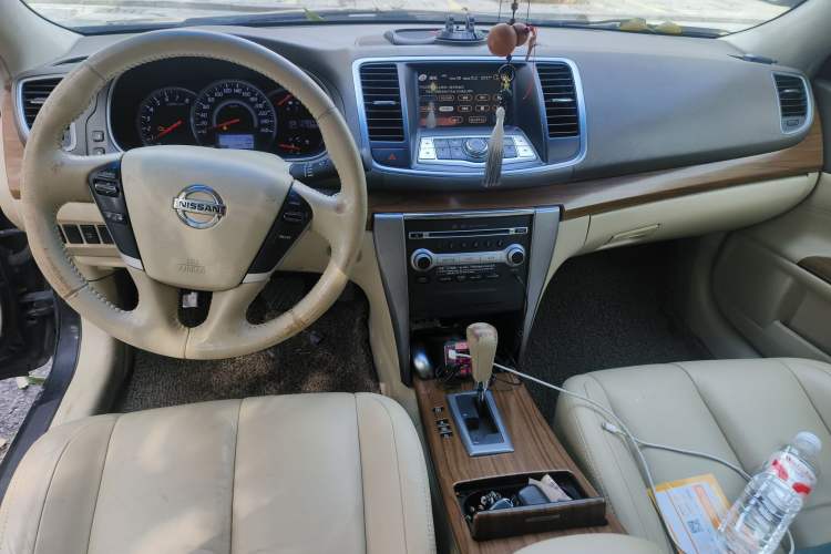 Used Nissan Teana 2011 2.5L XL Advanced Edition Center Console