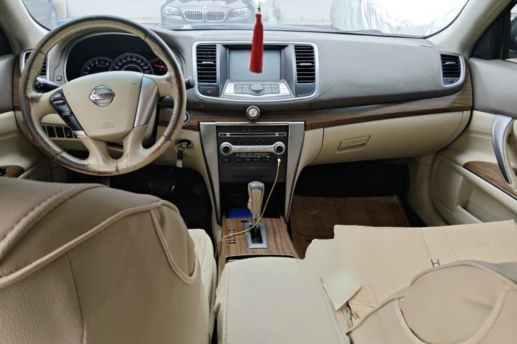 Used Nissan Teana 2011 2.0L XL Comfort Edition Center Console