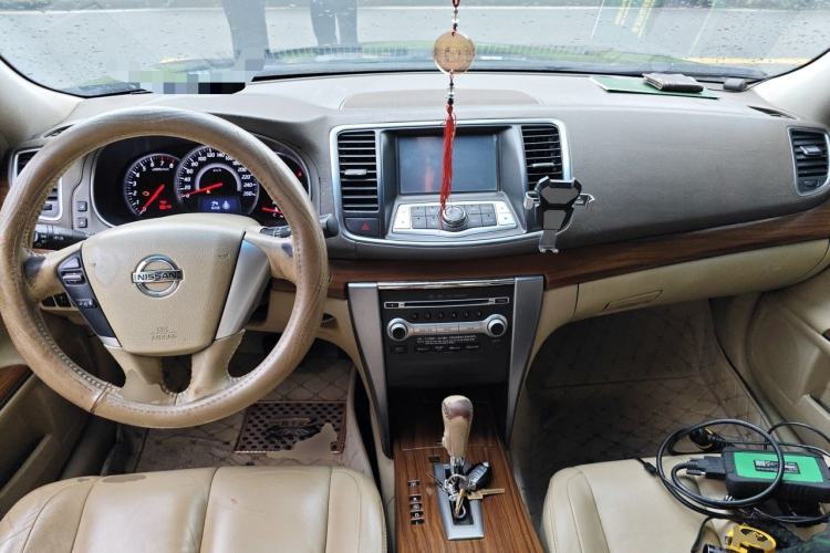 Used Nissan Teana 2011 2.0L XL Comfort Edition Center Console