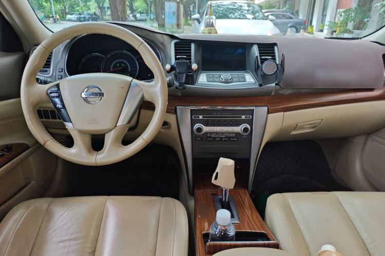 Used Nissan Teana 2011 2.0L XL Comfort Edition Center Console