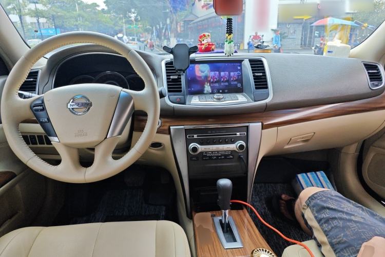 Used Nissan Teana 2011 2.0L XL Comfort Edition Center Console