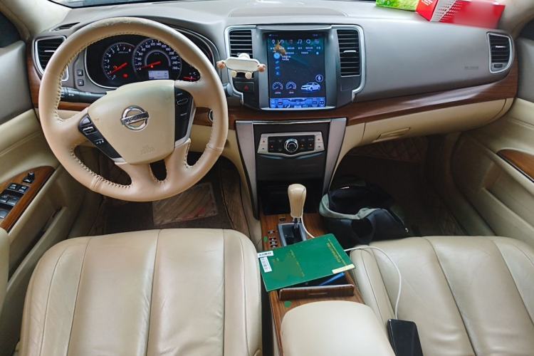 Used Nissan Teana 2011 2.5L XL Glory Edition Center Console