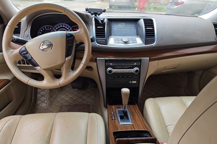 Used Nissan Teana 2011 2.5L XL Glory Edition Center Console