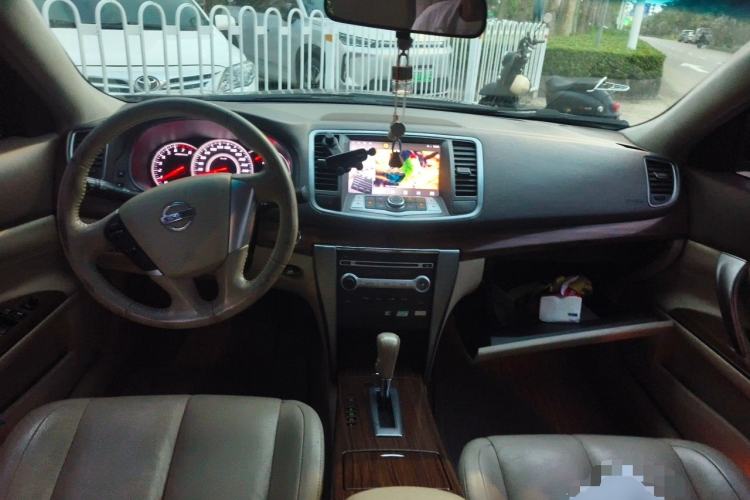 Used Nissan Teana 2011 2.0L XL Glory Edition Center Console