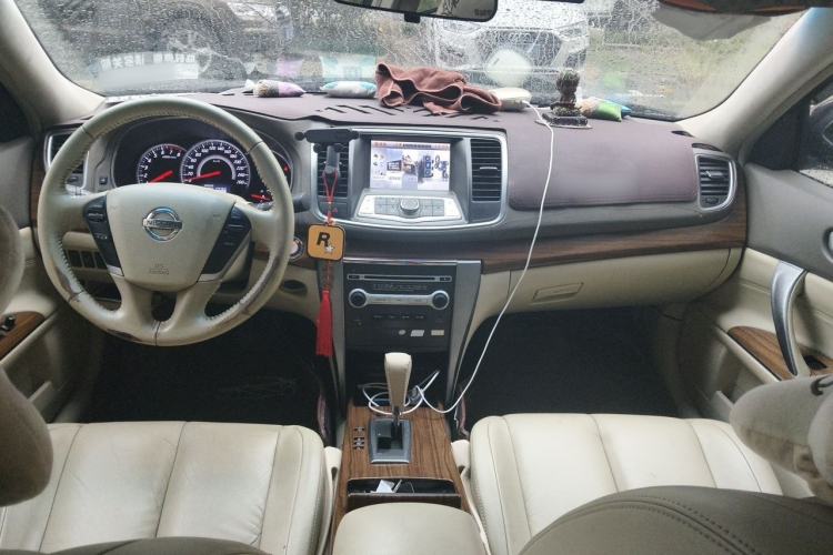 Used Nissan Teana 2011 2.5L XL Advanced Edition Center Console