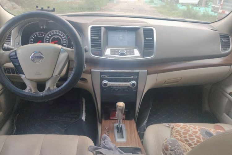 Used Nissan Teana 2011 2.0L XL Comfort Edition Center Console