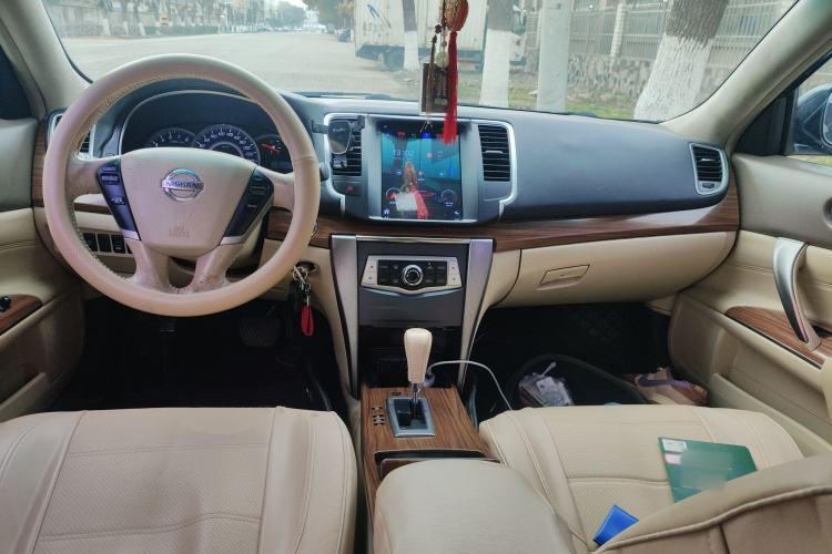 Used Nissan Teana 2011 2.5L XL Advanced Edition Center Console