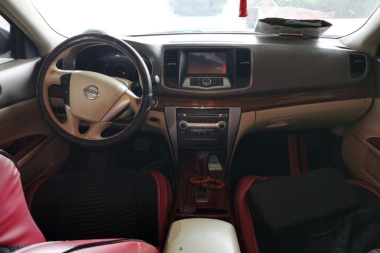 Used Nissan Teana 2011 2.0L XL Comfort Edition Center Console