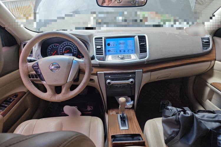 Used Nissan Teana 2011 2.0L XL Comfort Edition Center Console
