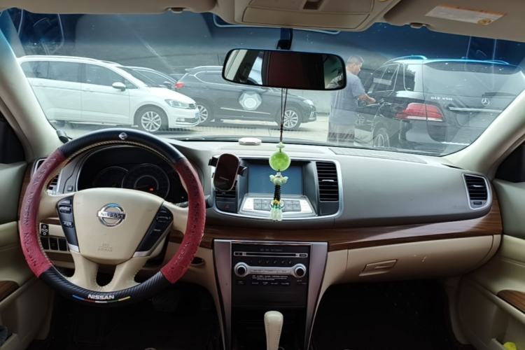 Used Nissan Teana 2011 2.5L XL Advanced Edition Center Console