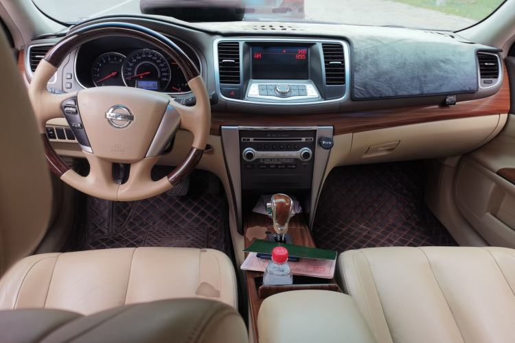 Used Nissan Teana 2011 2.0L XL Comfort Edition Center Console