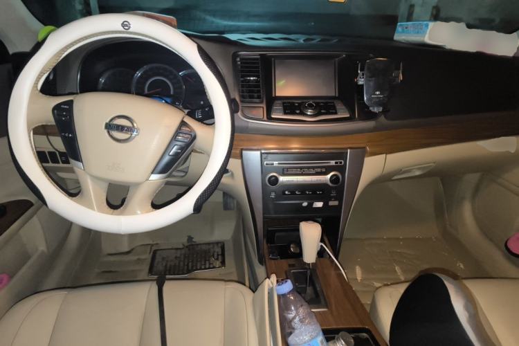 Used Nissan Teana 2011 2.5L XL Glory Edition Center Console