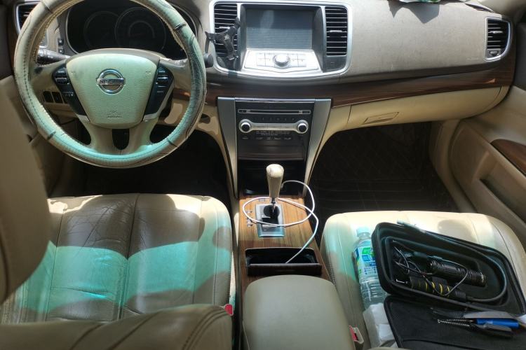 Used Nissan Teana 2011 2.5L XL Advanced Edition Center Console