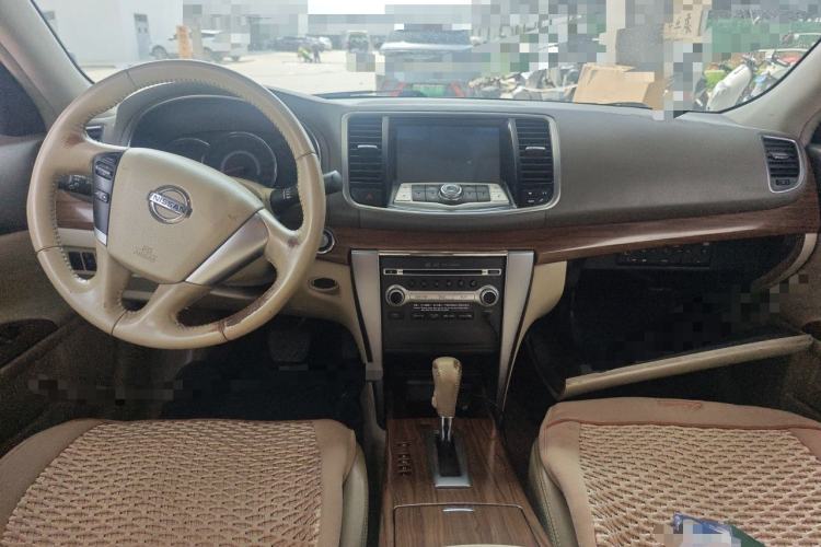Used Nissan Teana 2011 2.0L XL Comfort Edition Center Console