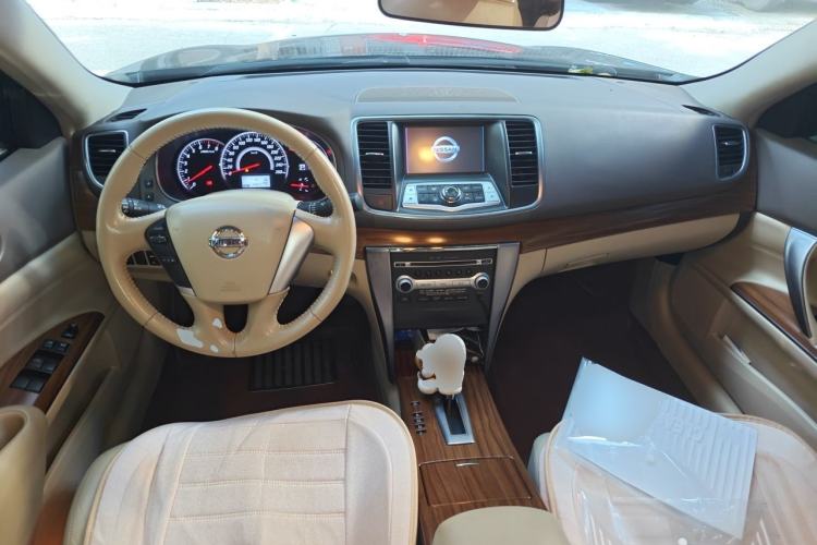 Used Nissan Teana 2011 2.0L XL Comfort Edition Center Console