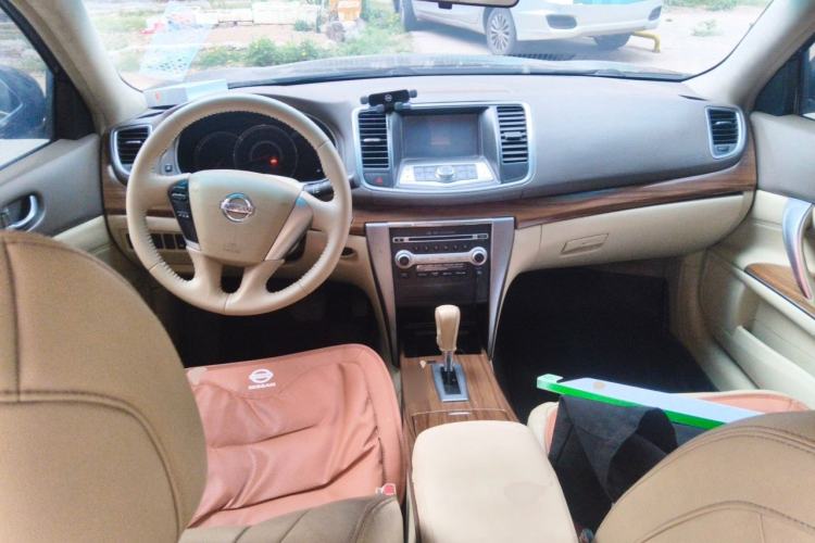 Used Nissan Teana 2011 2.0L XL Comfort Edition Center Console