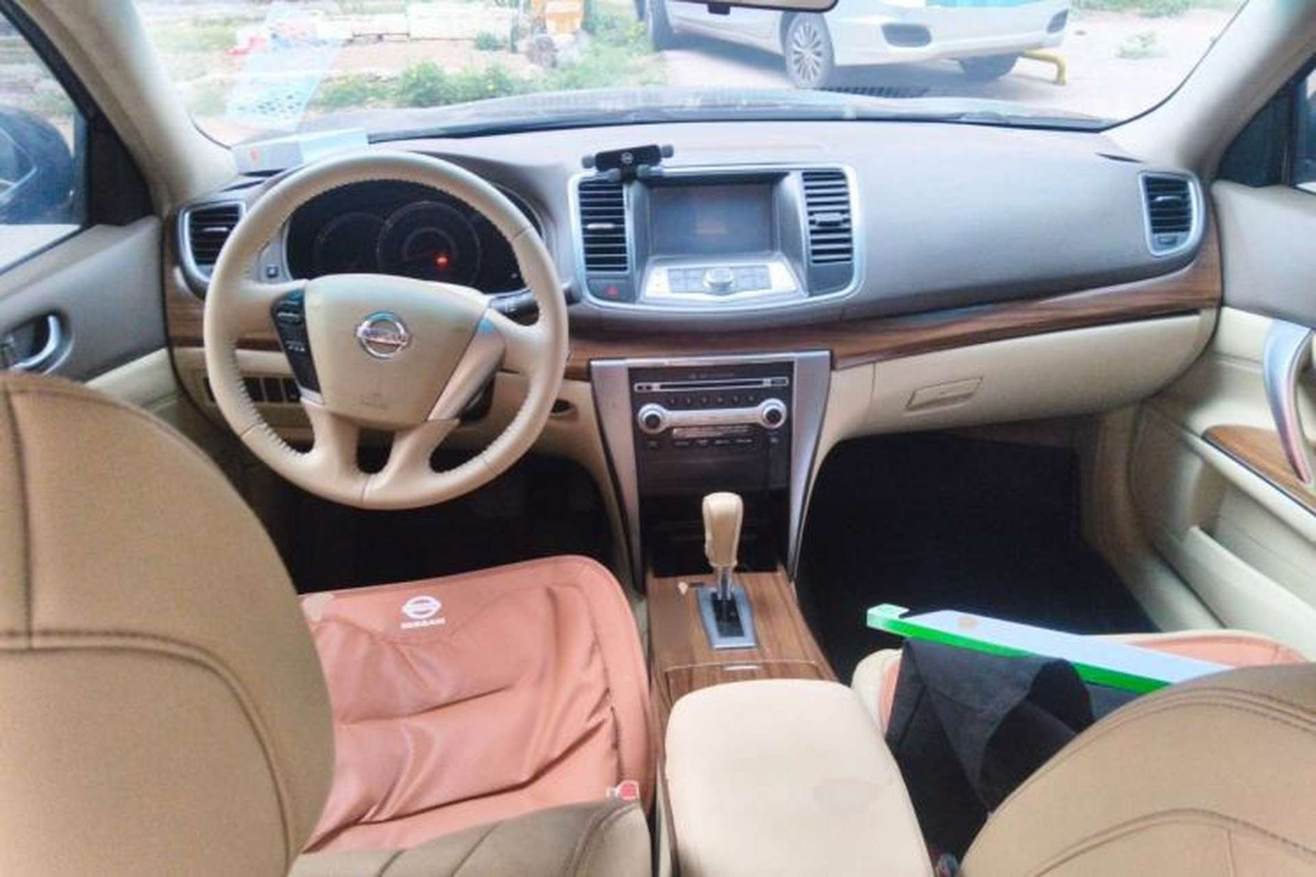 Used Nissan Teana 2011 2.0L XL Comfort Edition Center Console