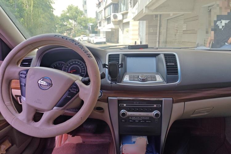 Used Nissan Teana 2011 2.5L XL Advanced Edition Center Console