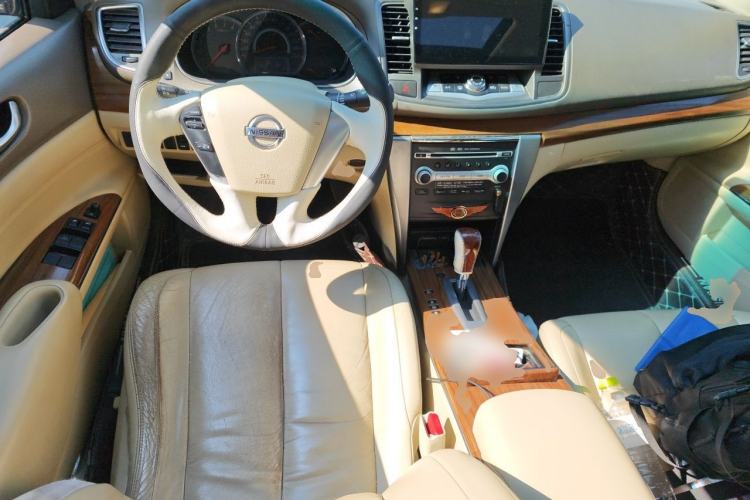 Used Nissan Teana 2011 2.0L XL Comfort Edition Center Console