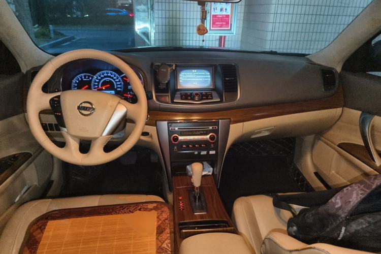Used Nissan Teana 2011 2.0L XL Glory Edition Center Console