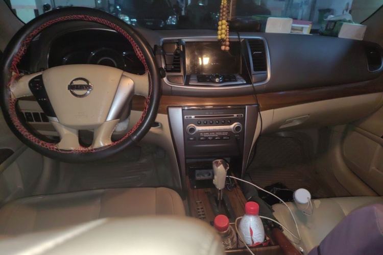 Used Nissan Teana 2011 2.0L XL Comfort Edition Center Console