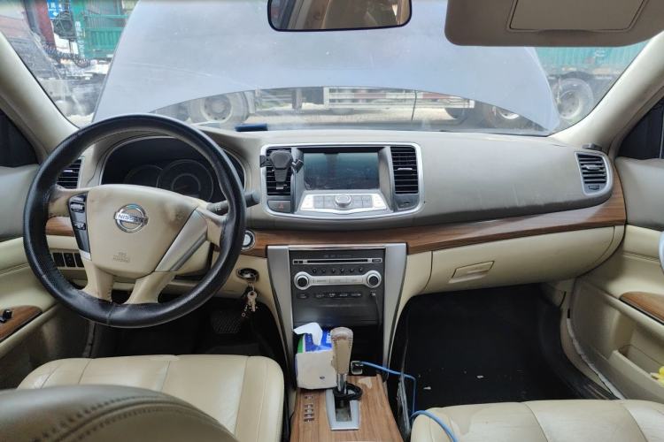 Used Nissan Teana 2011 2.0L XE Standard Edition Center Console