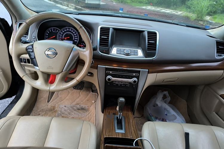 Used Nissan Teana 2011 2.0L XL Comfort Edition Center Console