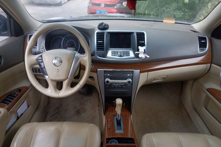 Used Nissan Teana 2011 2.0L XL Comfort Edition Center Console