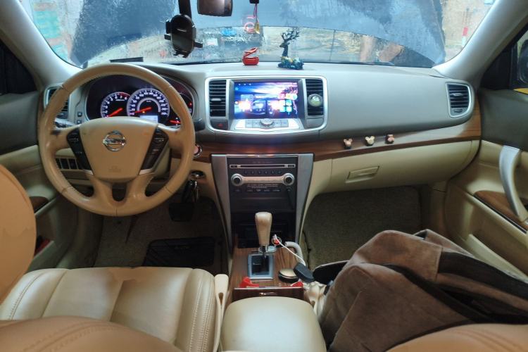 Used Nissan Teana 2011 2.5L XL Advanced Edition Center Console