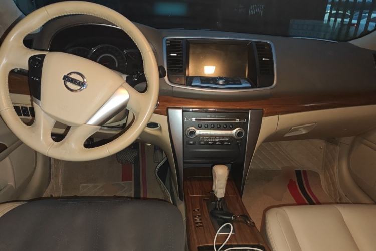 Used Nissan Teana 2011 2.0L XL Comfort Edition Center Console